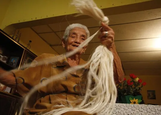 Amanda Infante de Rivas, maestra tejedora de chinchorros de curagua