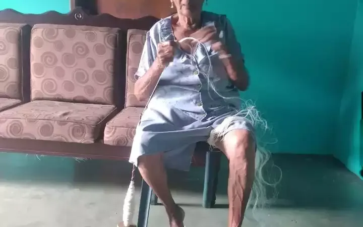 Hilado manual de la fibra de curagua en Aguasay